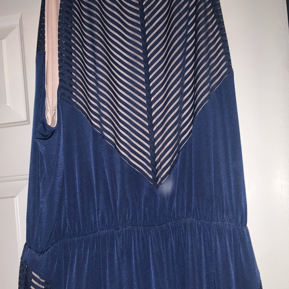 Floor length sleeveless maxi dress - Picture 3 of 5